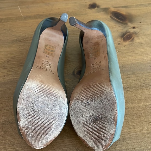 Aldo Platform Heels - Olive. EU size 38. - Picture 2 of 5